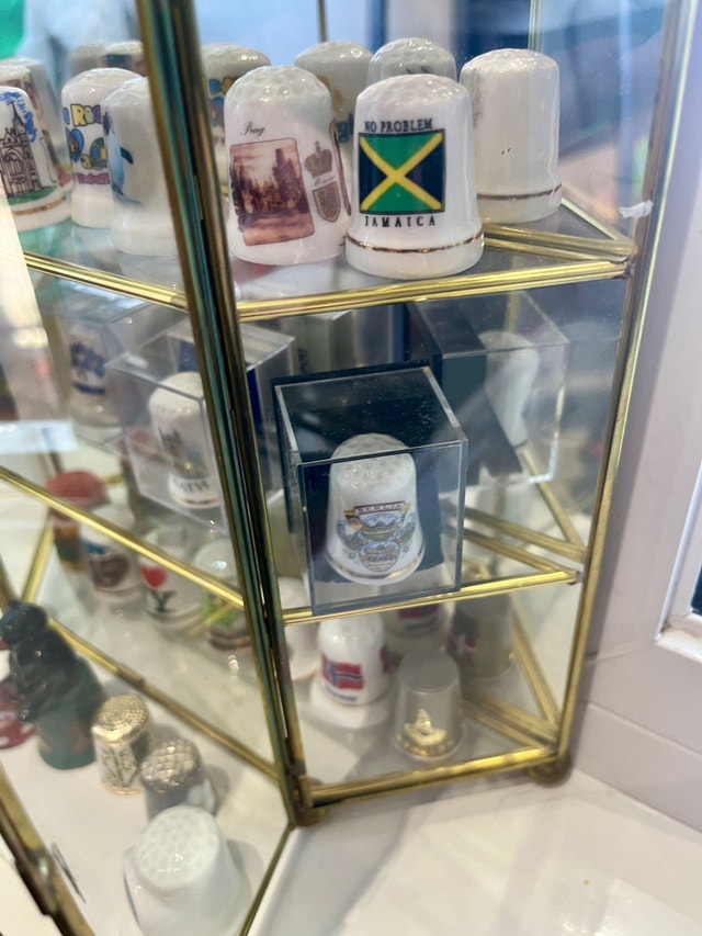 Thimble Collection with Display Cabinet - photo 5