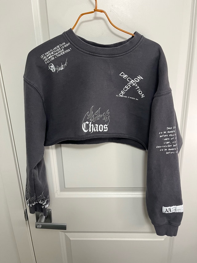 JK Attire Women's Art Of War Cropped Sweatshirt S
