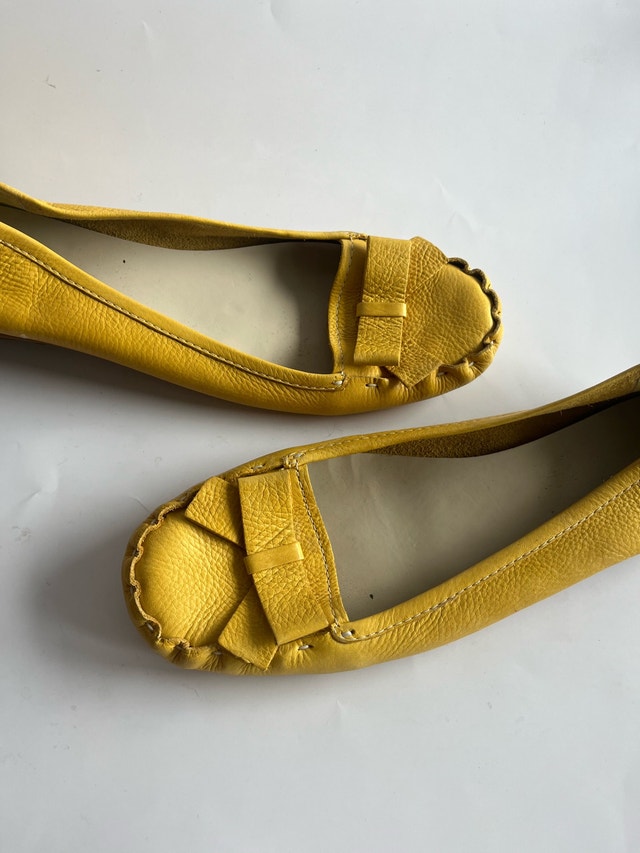 Nine West Yellow Moccasin Flats Casual Slip-Ons Size 10