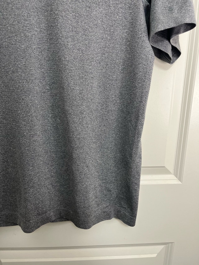 Lululemon Men's Metal Vent Tech Shirt - Size S - photo 2