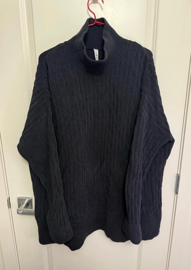 lululemon Women's Black Turtleneck Sweater Size L