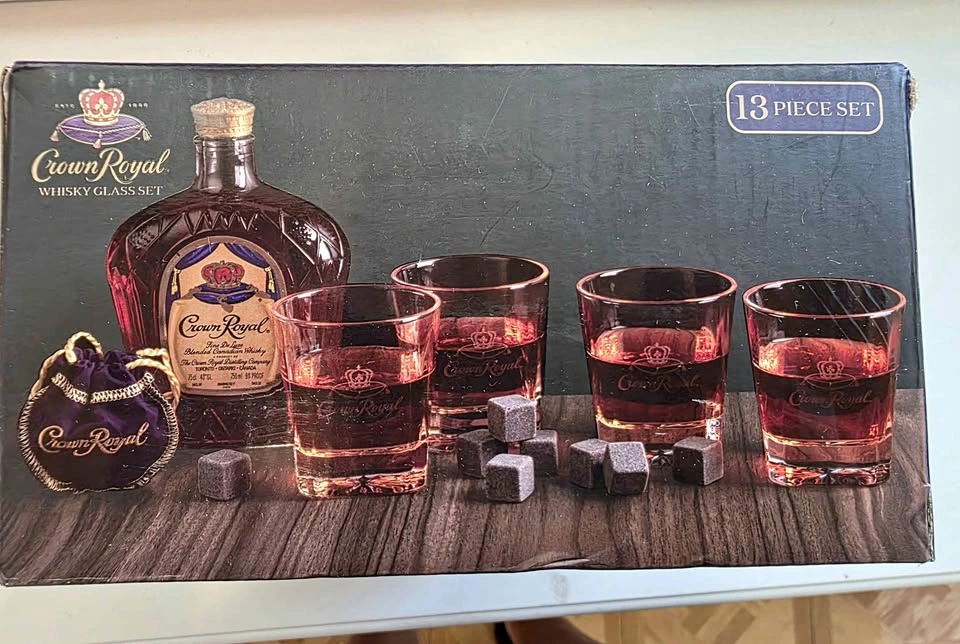 Whiskey Glass Set - 4 Glasses, 8 Stones, Velvet Bag