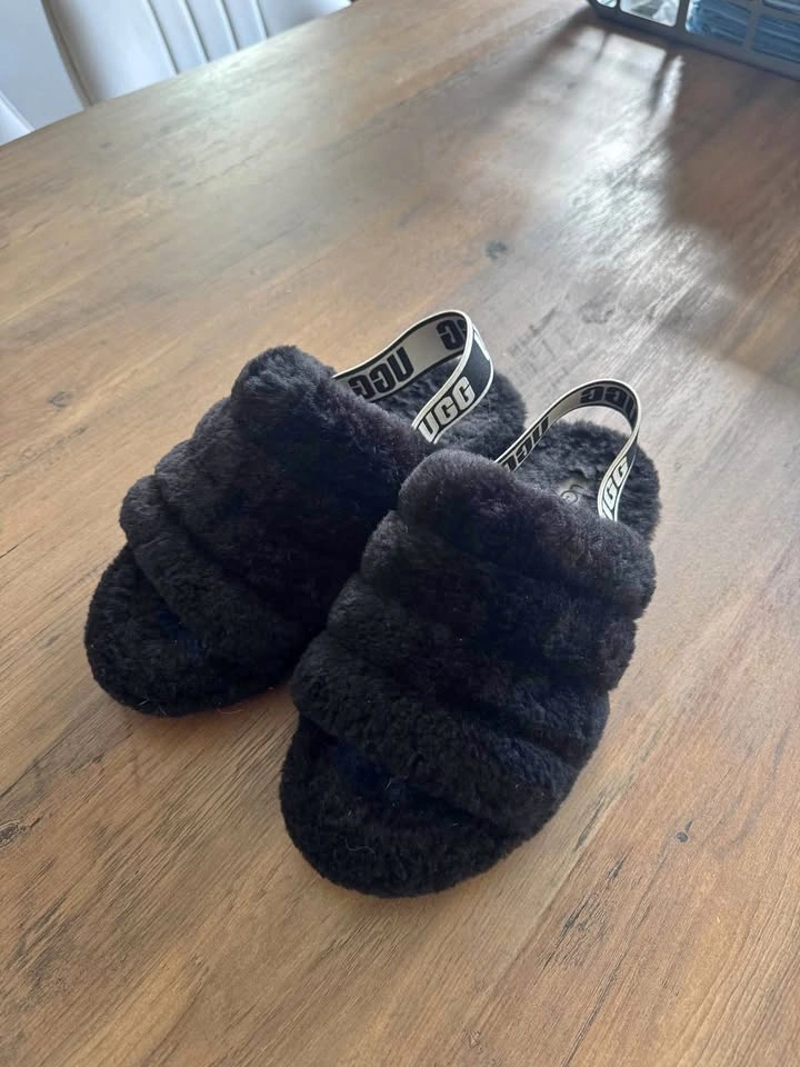Women's Ugg Slippers Size 7