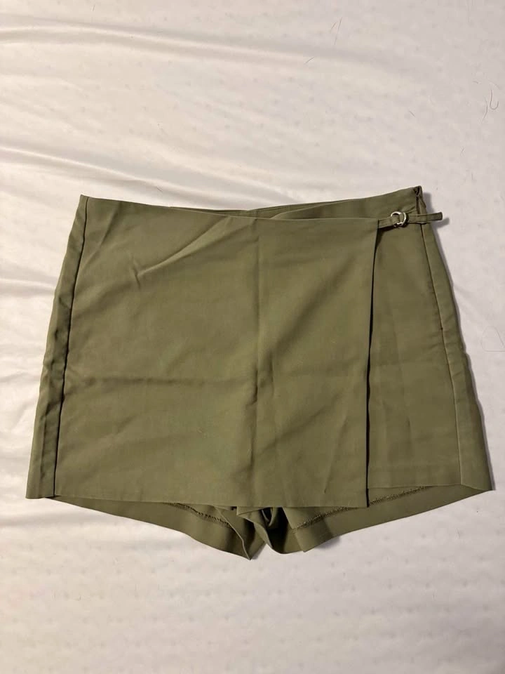 Dynamite Skort size 8/ Medium