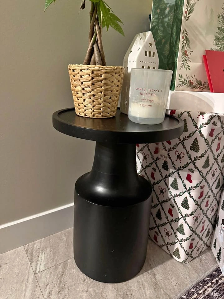 Two night stands/accent table