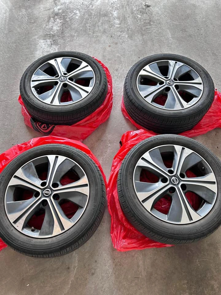 Nissan Tires with rims