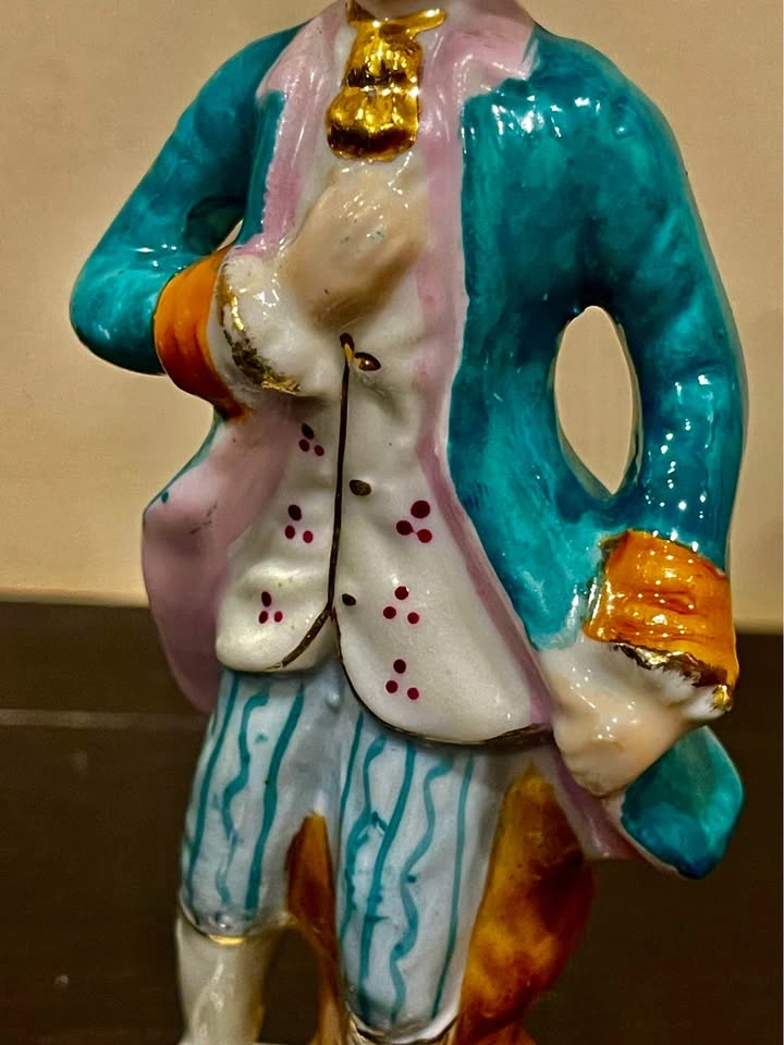 Vintage Made in Japan Porcelain Colonial Man Figurine - photo 4
