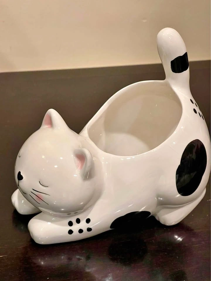 Kitty planter raise your bum plant pot ceramic small flower pot
