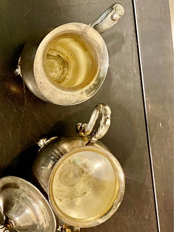 Vintage SP Brass Sugar and Creamer Set Made in Canada - photo 4