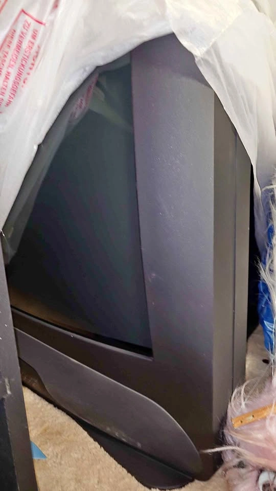 Old RCA CRT TV - Approx 35 inch