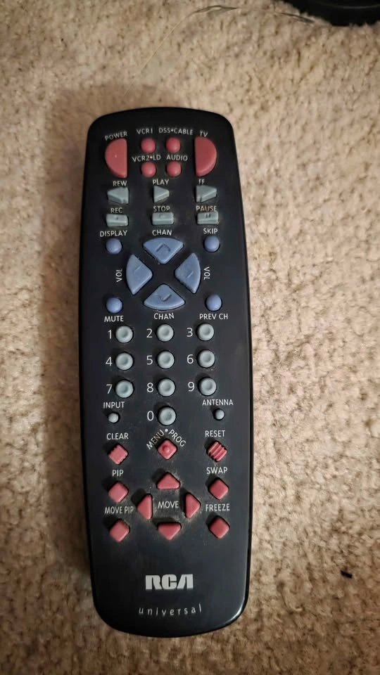 Old RCA CRT TV - Approx 35 inch - photo 4