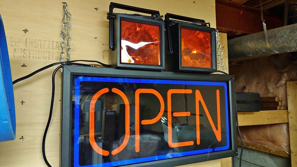 2x Open Signs and 2x Lights