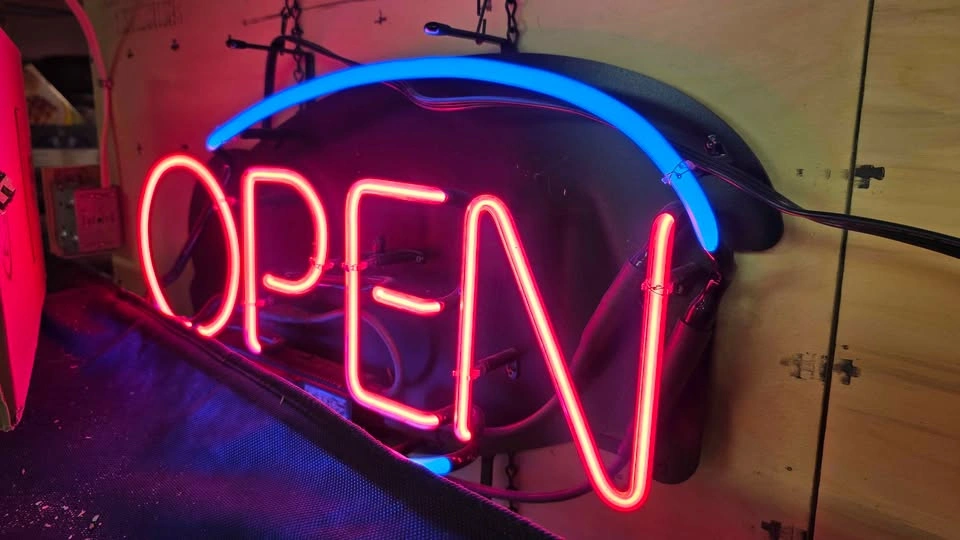 2x Open Signs and 2x Lights - photo 2