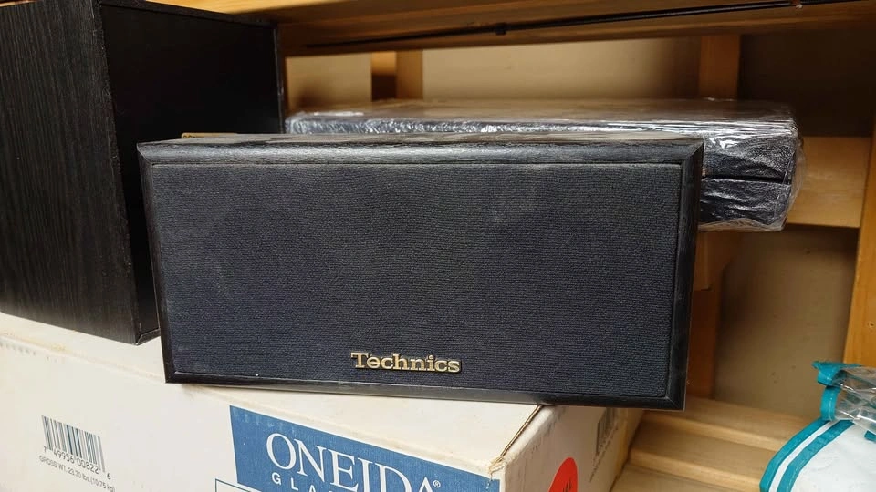 2 Sony 1 Toshiba Speaker - photo 3