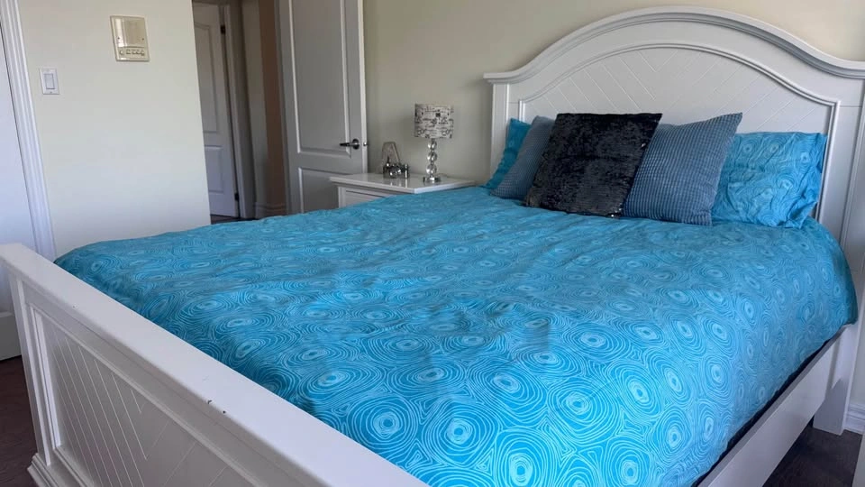 Ashley Queen Bedroom Set – White Wood – Mattress Included - photo 4