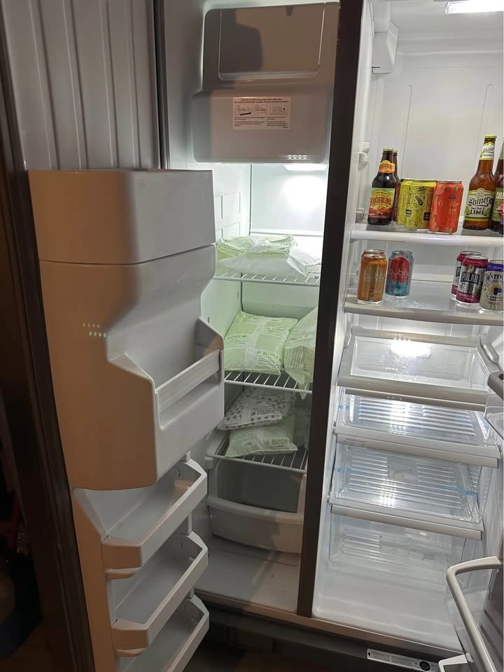 Whirlpool Refrigerator - photo 4