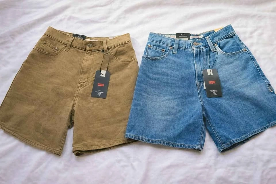 2 Pairs Levi's Shorts: High Rise Baggy (25) & Linen Baggy (26) - photo 2