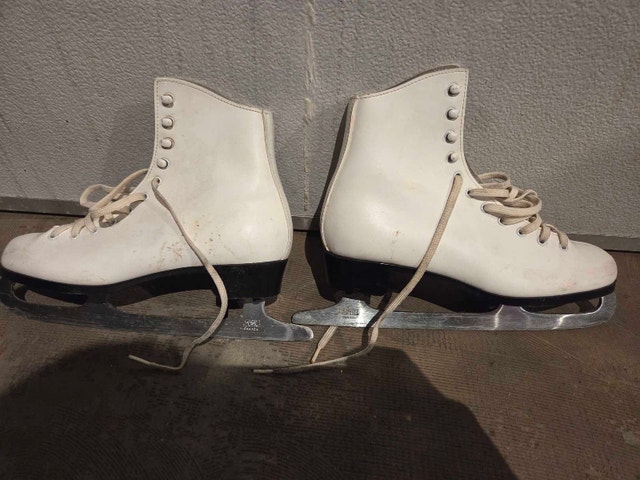 Jackson Figure Skates