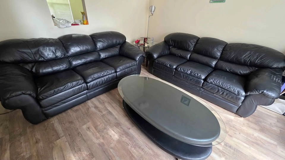 Black Leather Sofa Set – Modern & Comfortable