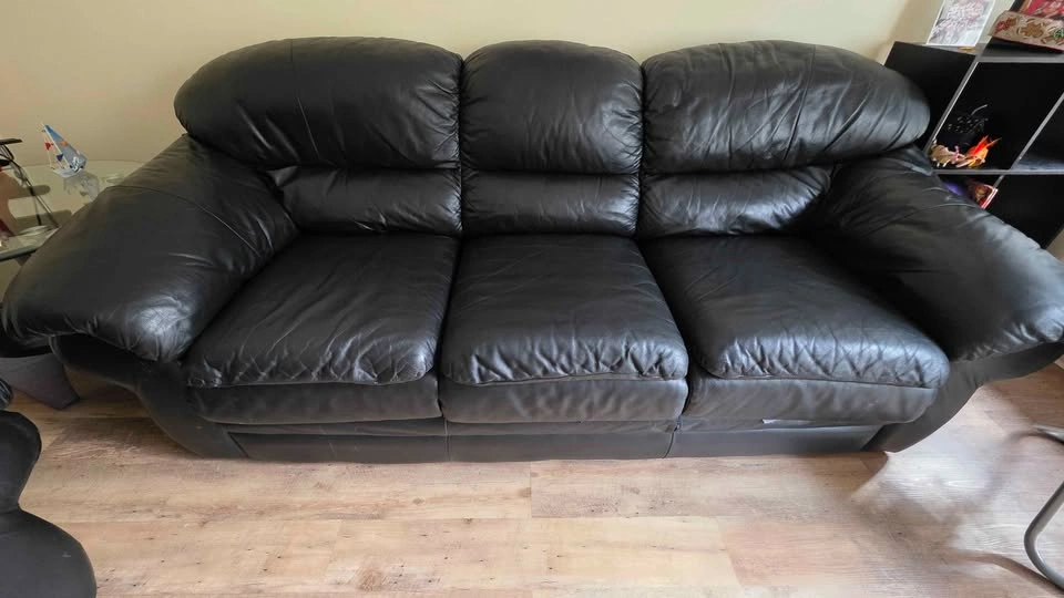 Black Leather Sofa Set – Modern & Comfortable - photo 3