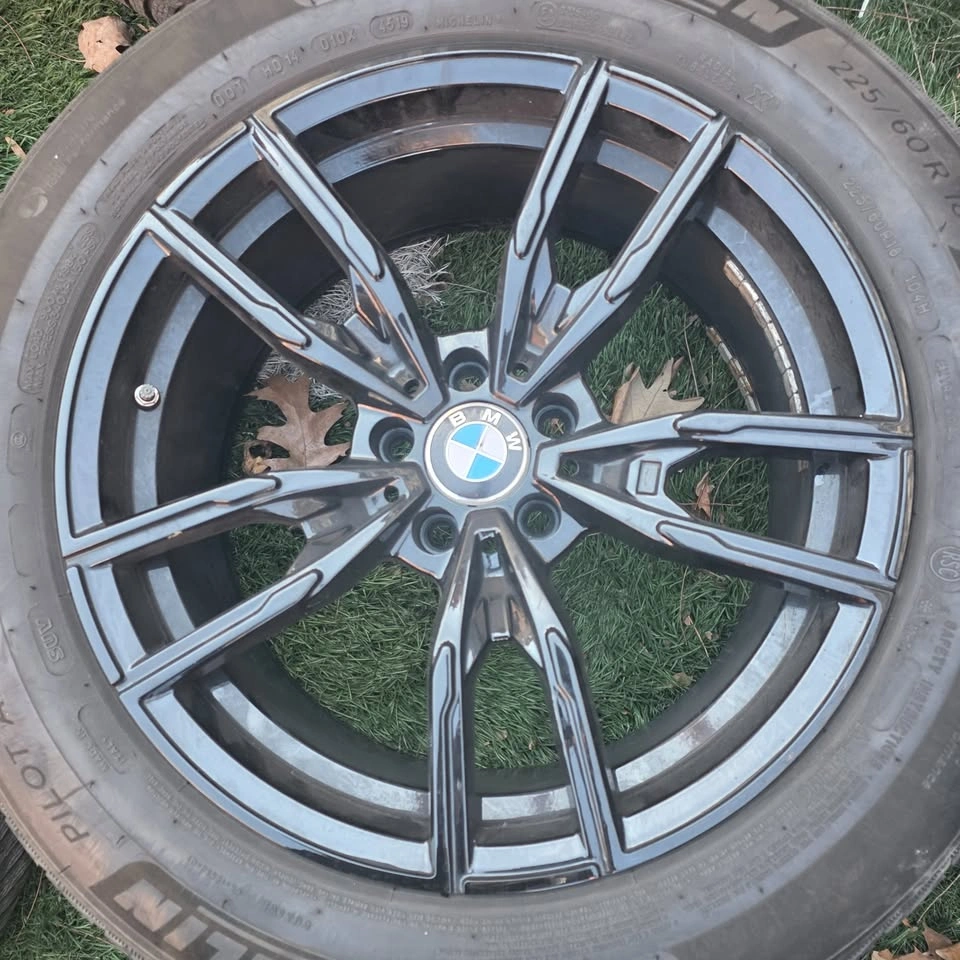 225/60/18 Michelin Runflat Winter Tires w/ Black Alloy Rims & TP - photo 2