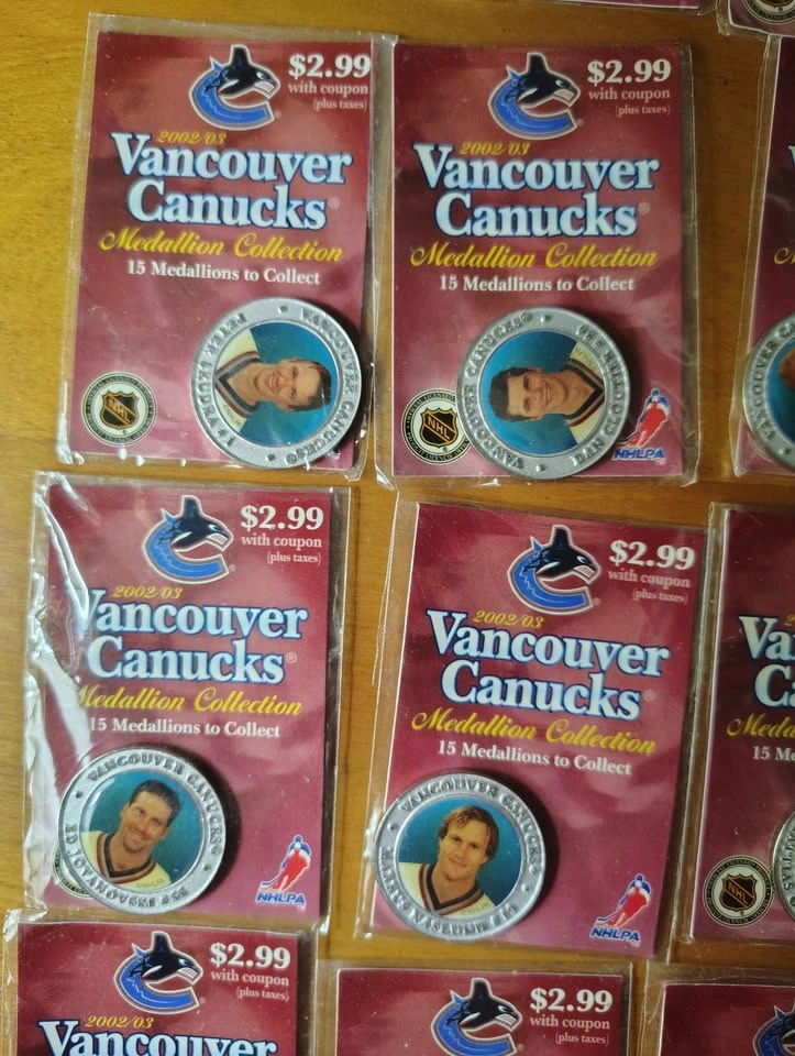 2002-03 Vancouver Canucks NHL Medallions ($1 Each) - photo 3