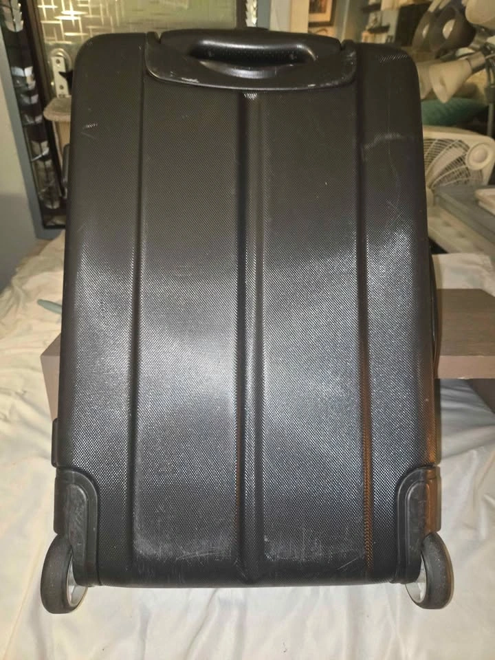 Vollrath Black Rolling Suitcase - photo 2