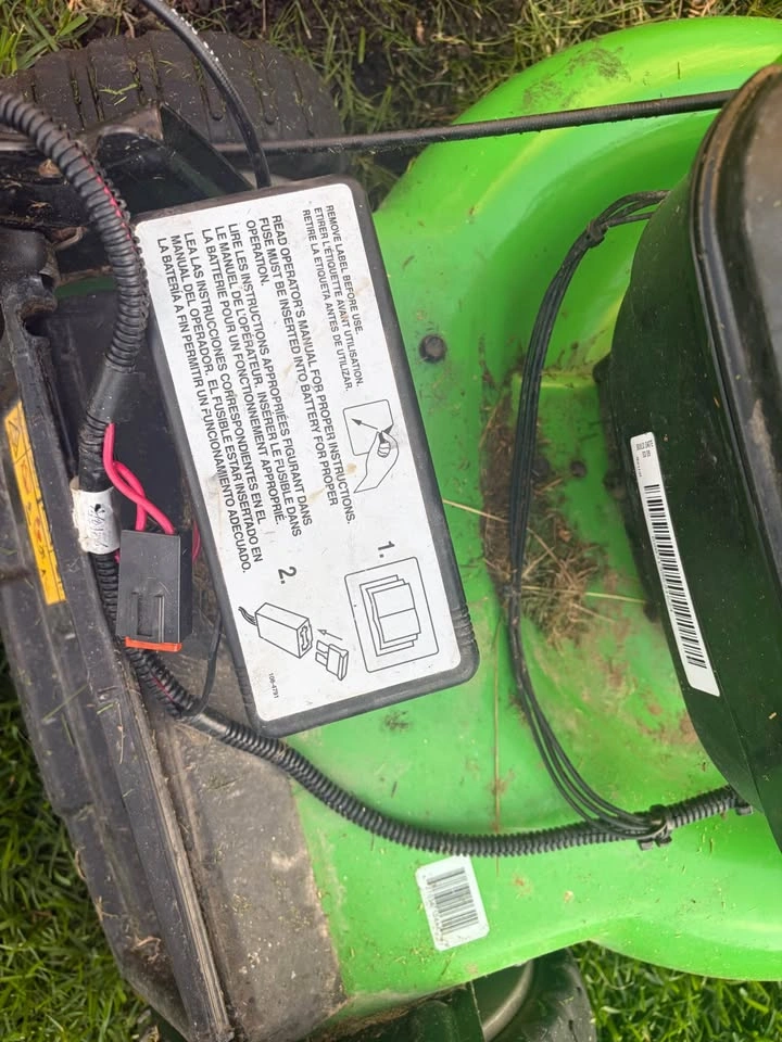 Lawn-Boy 20” Self Propelled Mower - $200 - photo 4