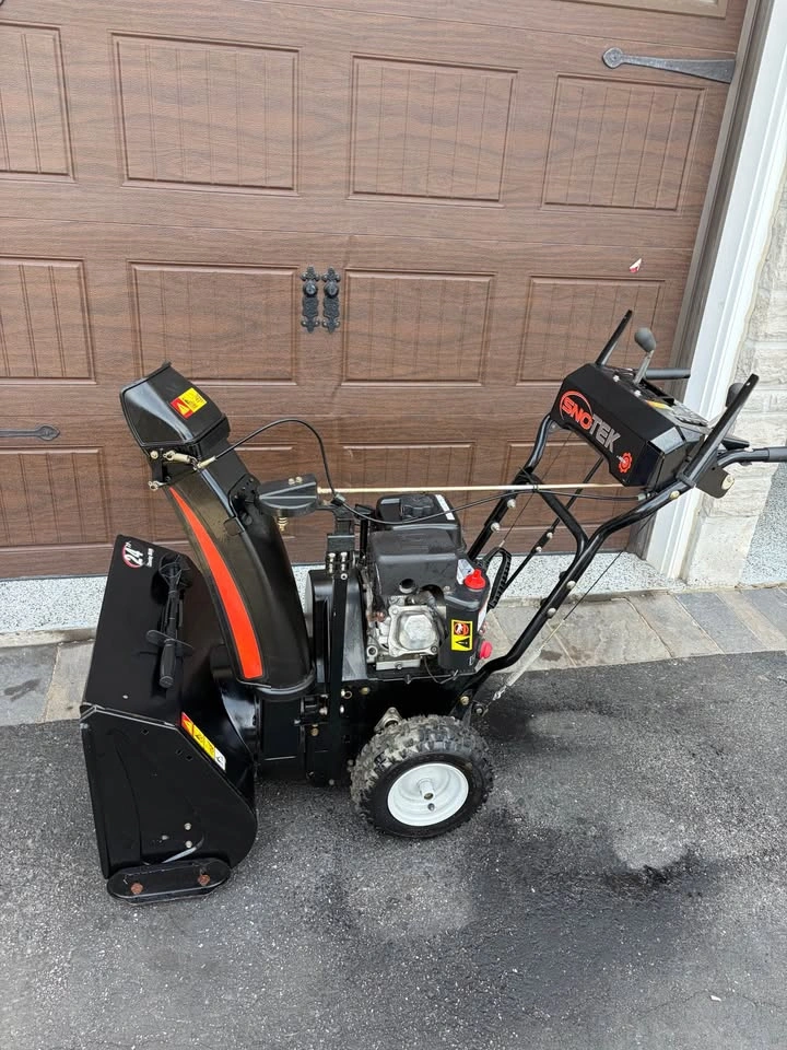 Sno-Tek 24” Snow Blower – 208cc – Electric Start - photo 2