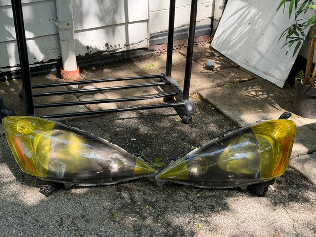 2009 Honda Fit Headlights