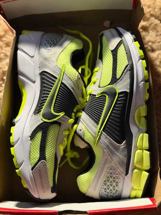Nike Vomero 5 Mens Size 9