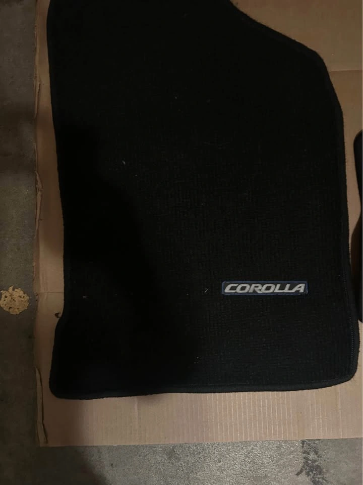 NEW Toyota Corolla Carpet Floor Mats 2018 - photo 2
