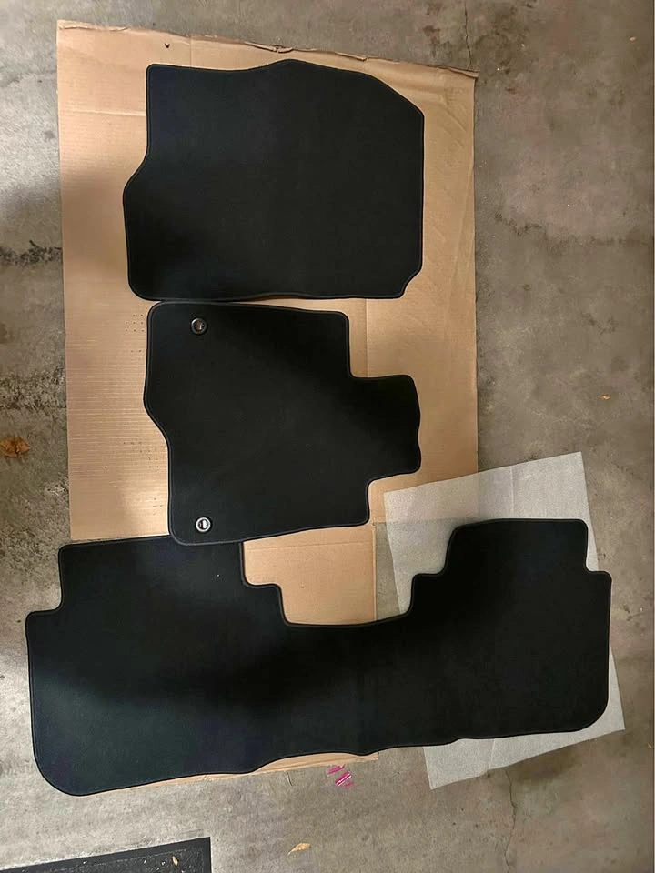 NEW 2023 Honda CR-V carpet floor mats