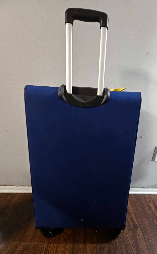 American Tourister Luggage Bag with Lock - photo 2