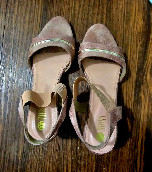 XUMU Wedge Sandals size 6