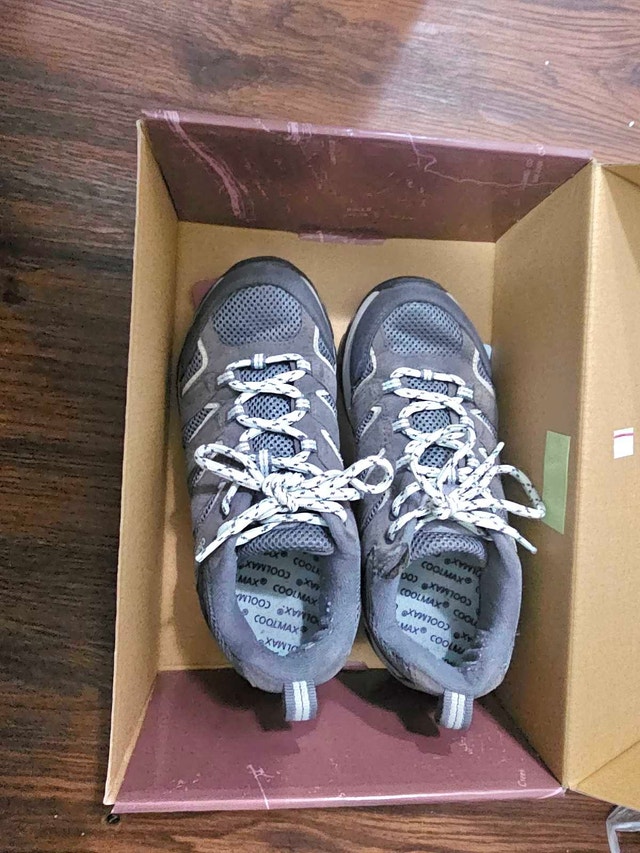 Cloudveil Shoes - Size 7 - photo 2