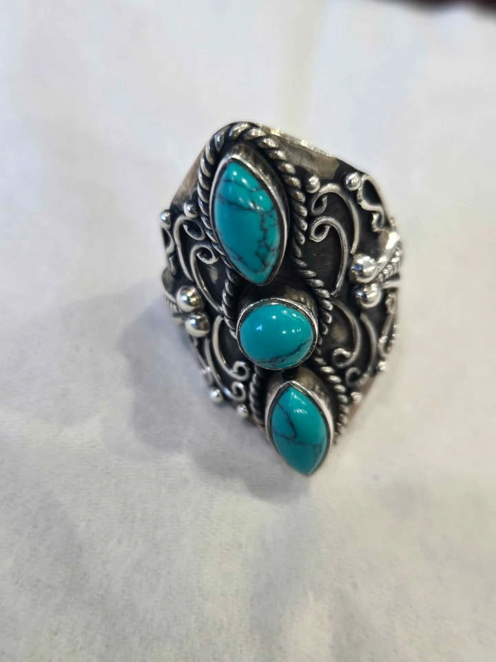 Beautiful silver and turquoise ring sz7 - photo 3