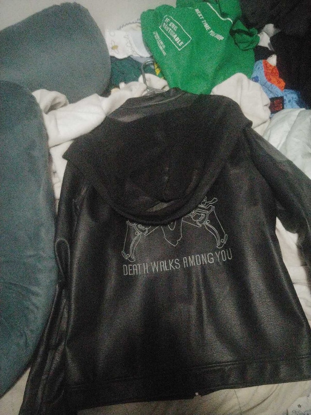 Black leather jacket - photo 2