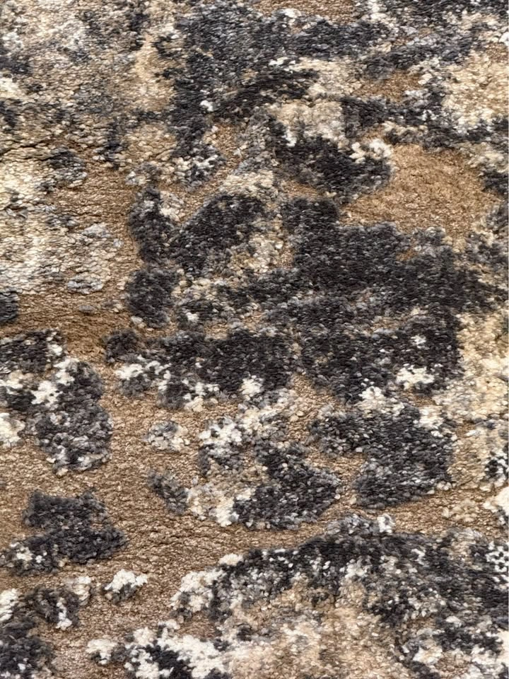 Vintage-Style Area Rug – Like New - photo 3