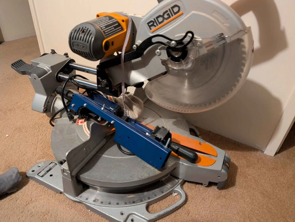 Ridgid 12" Dual Sliding Miter Saw - photo 2