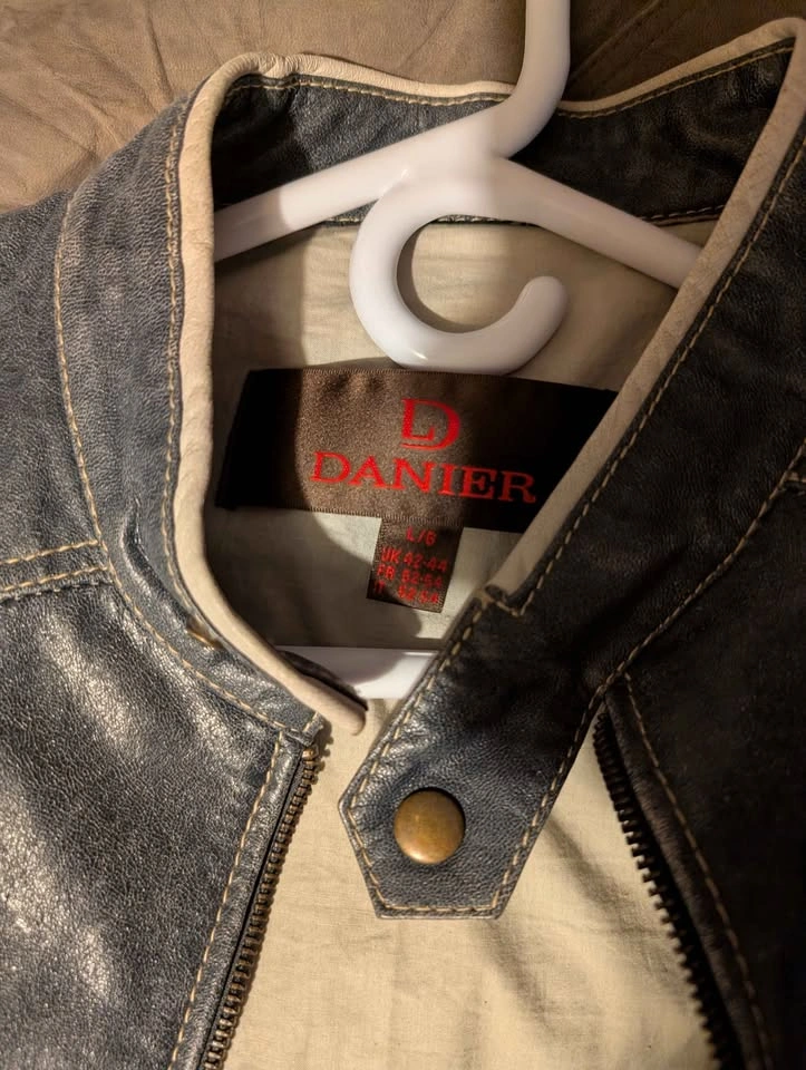 Danier Leather Bikers Style Jacket - photo 3