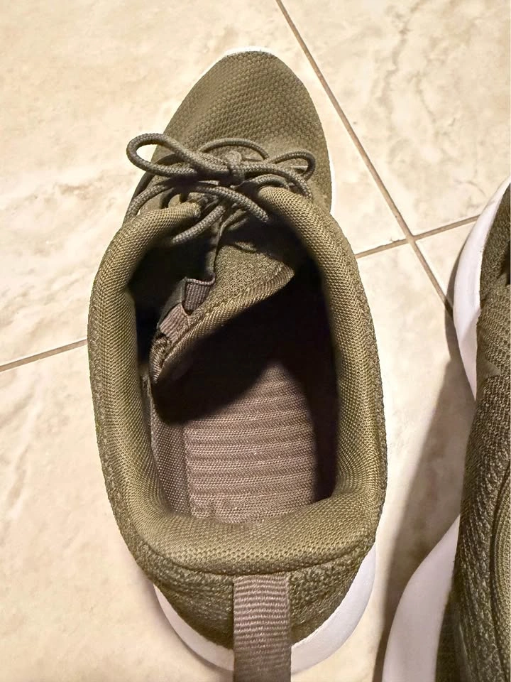 Nike Roche One Sneakers - photo 3