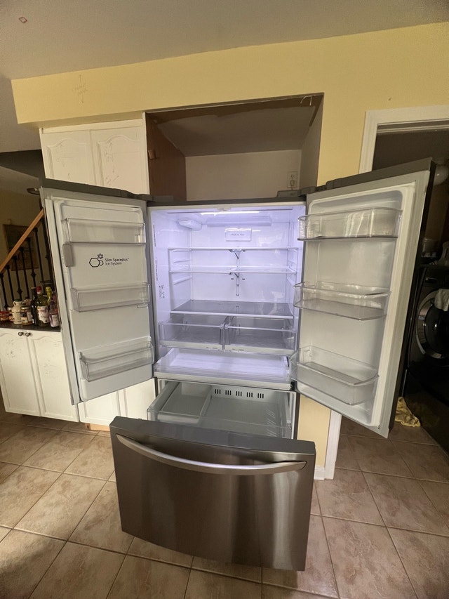 36" LG Stainless Steel Fridge - photo 2