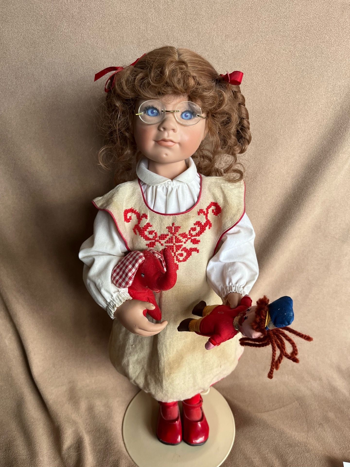JULIE GOOD-KRUGER Doll Circus Trainer 1995 The Vinyl Collection - photo 5