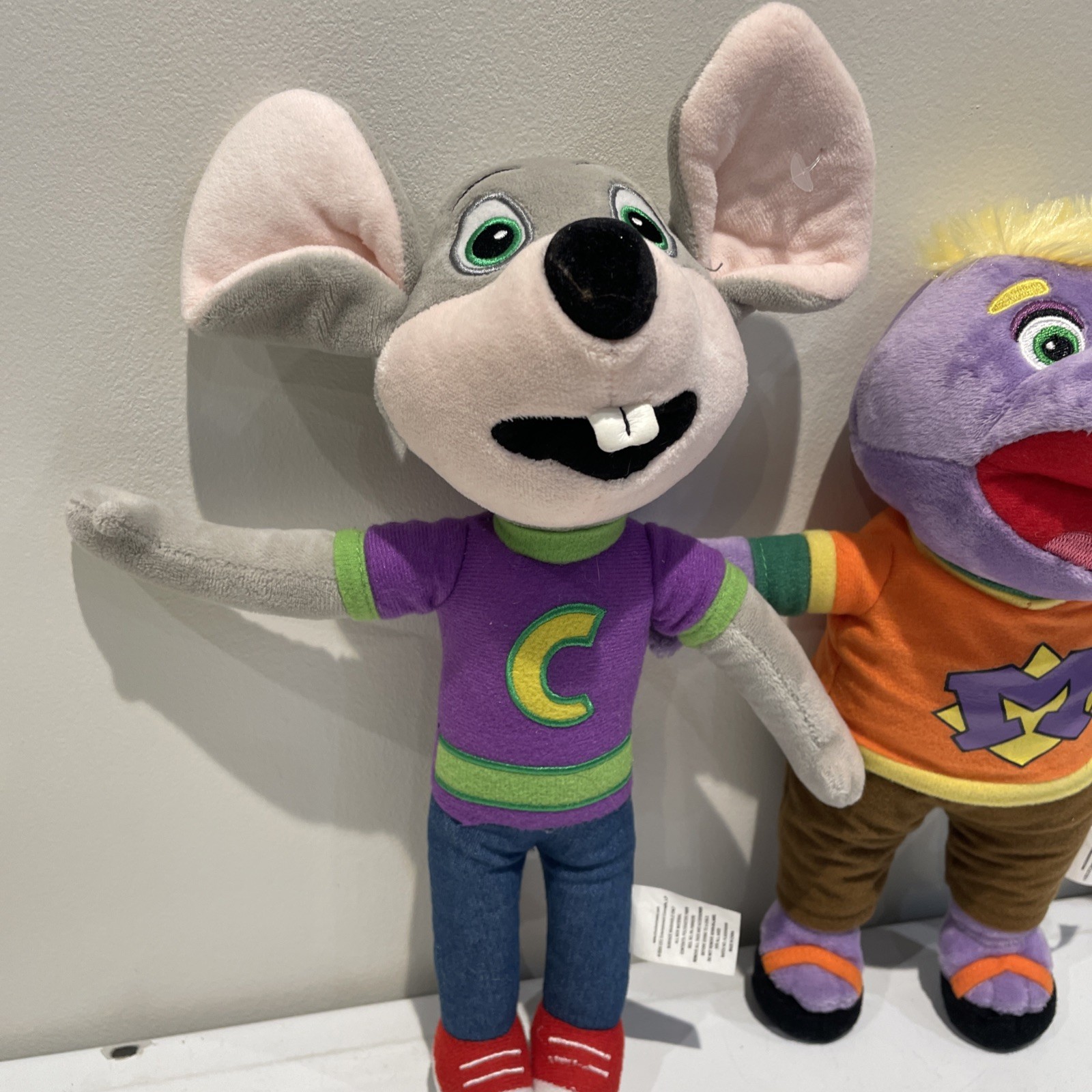 Chuck E. Cheese Mr Munch Jasper T Jowls Plush - photo 2