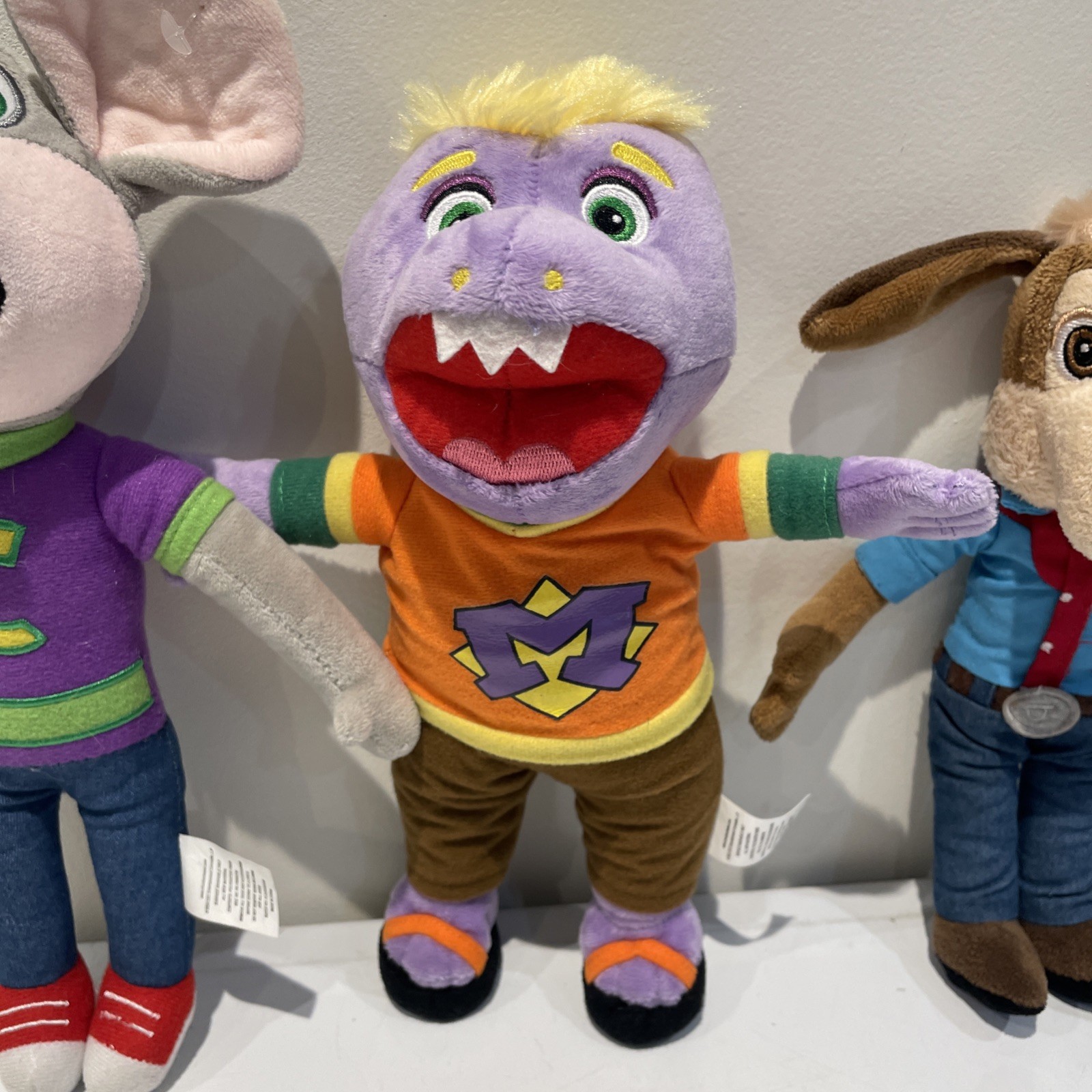 Chuck E. Cheese Mr Munch Jasper T Jowls Plush - photo 3