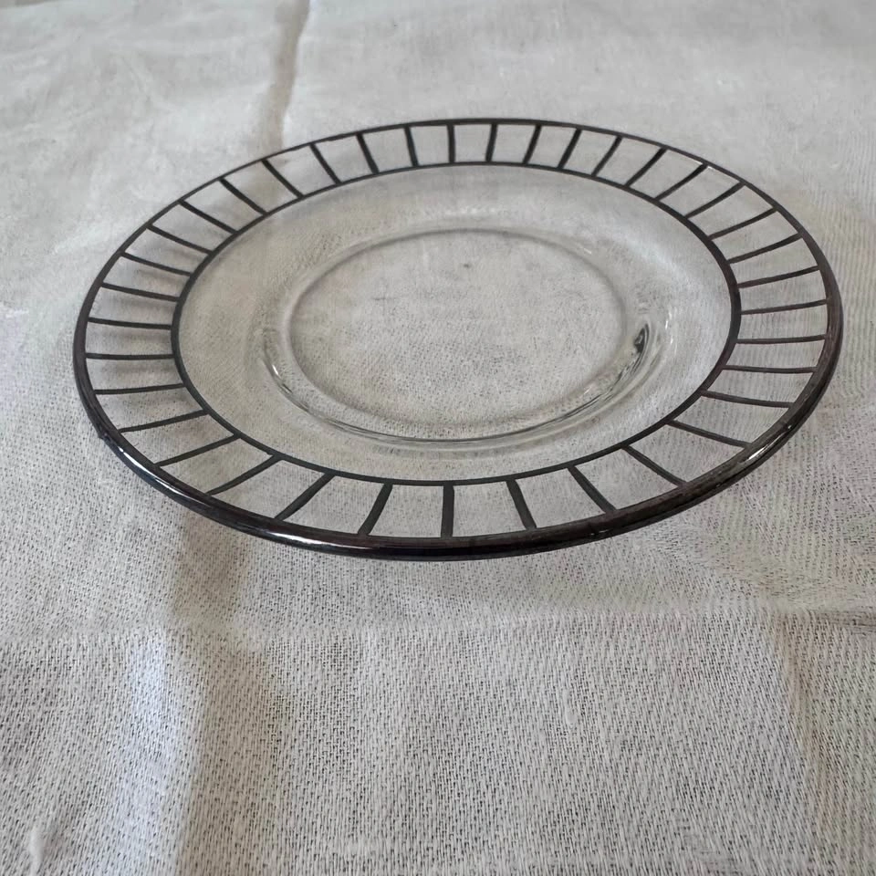 Vintage Art Deco Small Glass Plate with Silver Overlay - photo 2