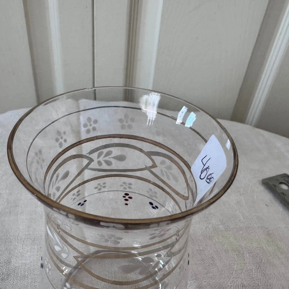 Victorian era hand blown, hand painted and gold leaf small vase - photo 3