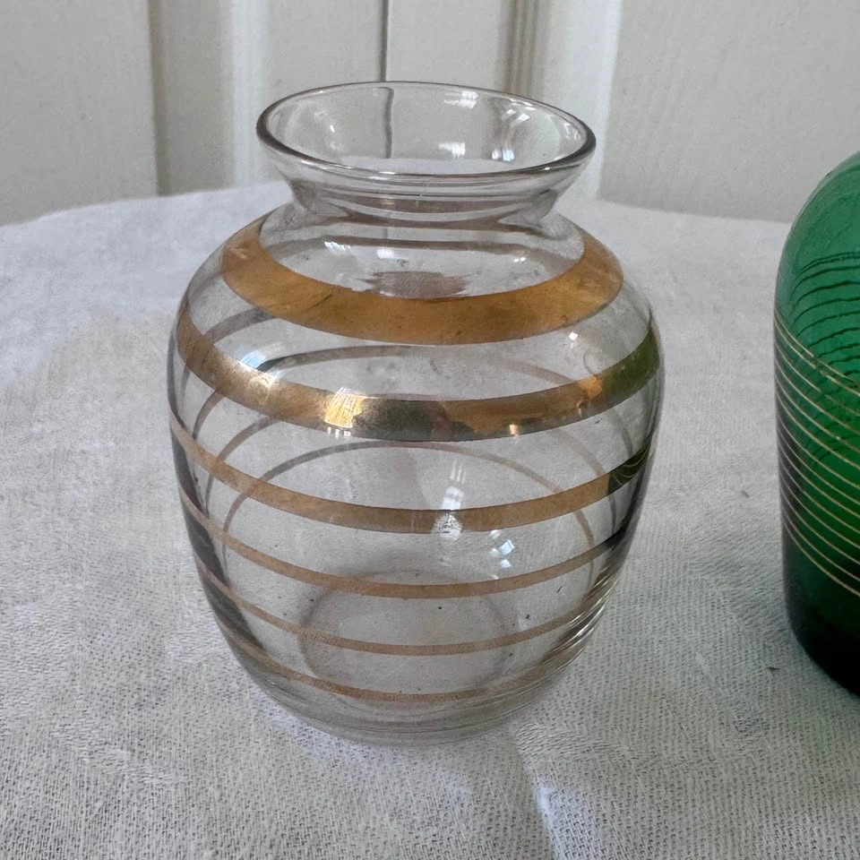 Cute set of two small gold leafed bud vases. - photo 2