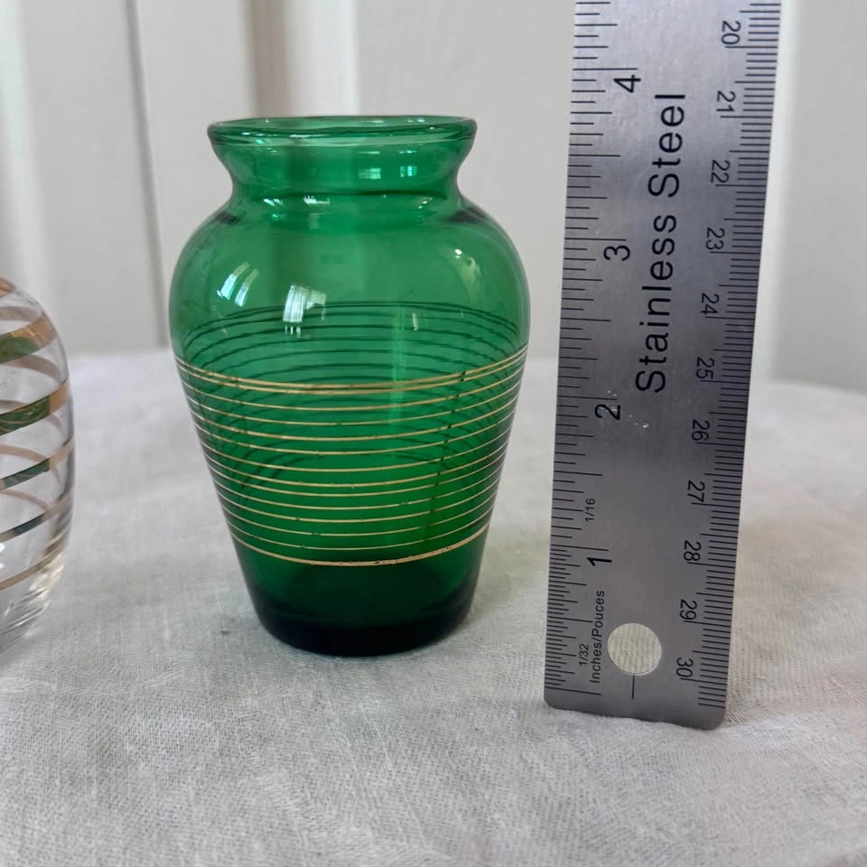 Cute set of two small gold leafed bud vases. - photo 4